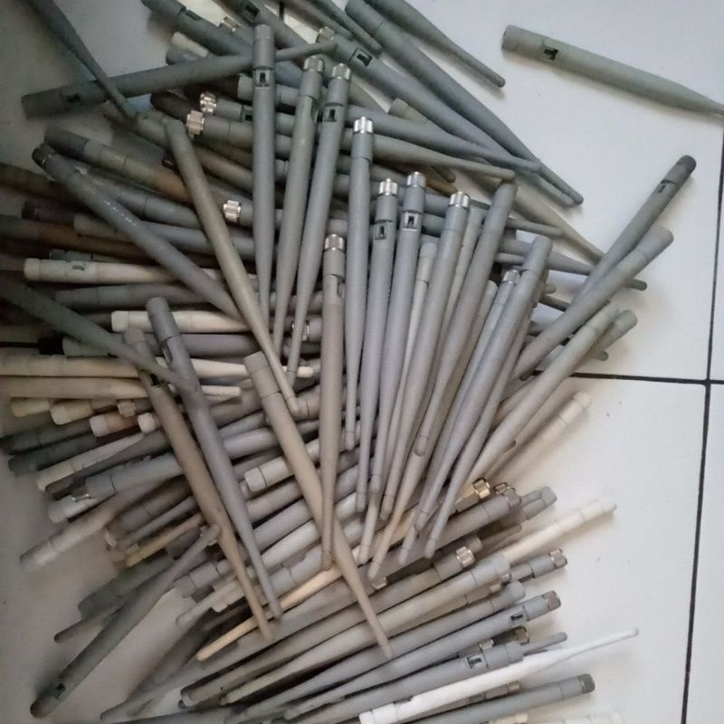 antena router antena omni 2.4ghz 5dbi (cabutan)