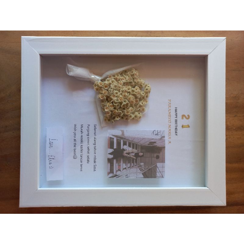 

kado ulangtahun figura aesthetic