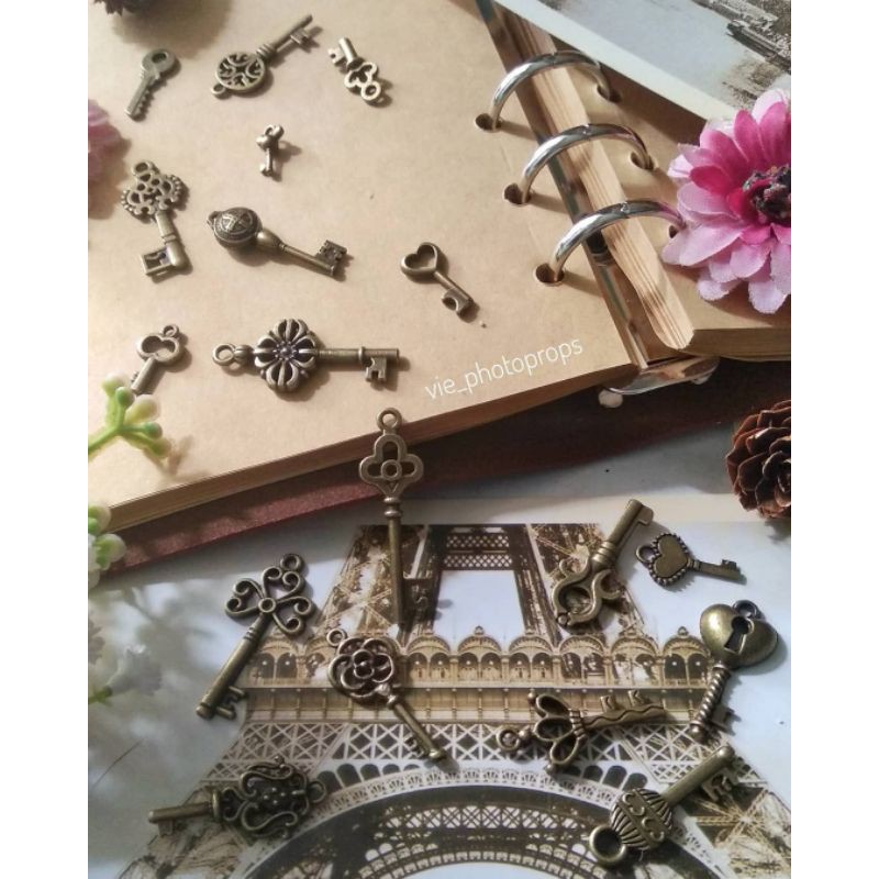 12 / 18 Pcs KUNCI VINTAGE KECIL Props Foto / Properti Fotografi