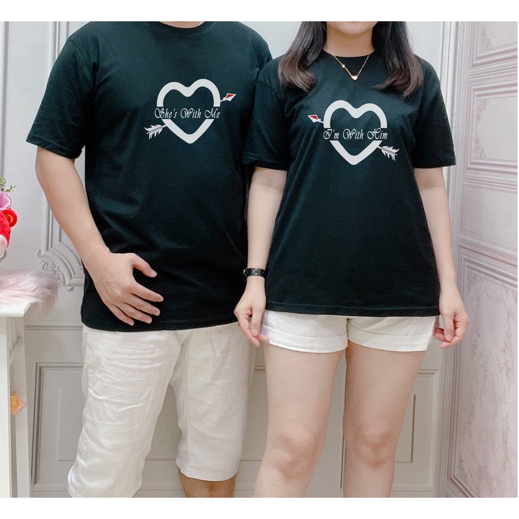 [BISA COD] COUPLE SHE IS WITH ME COUPLE ROMANTIC KAOS PASANGAN COUPLE KEKINIAN KAOS PRINTING COUPLE 