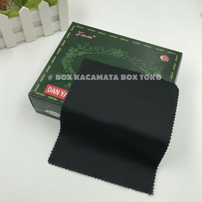 TERMURAH!!!! 1 Box Lap Kacamata Kain Hitam Microfiber Pembersih / 100pcs