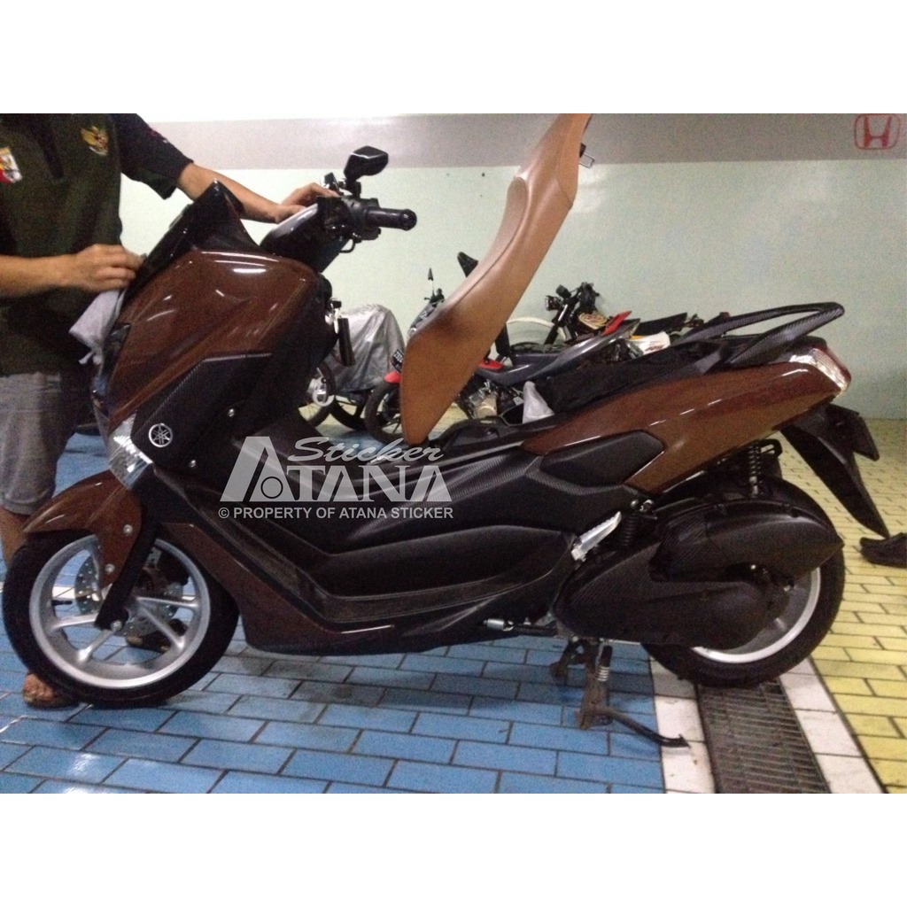 Skotlet Coklat Glossy Scotlet Brown Stiker Cokelat Metalik Sticker Cream Decal Vinyl Meteran Roll Sepeda Motor Matic Mobil Scotlite Body Scotlight Nyala Dekorasi Kaca Background Aquarium Lantai Tiang Aksesoris Scoopy PCX NMAX Lexi Vario Beat Mio Vespa