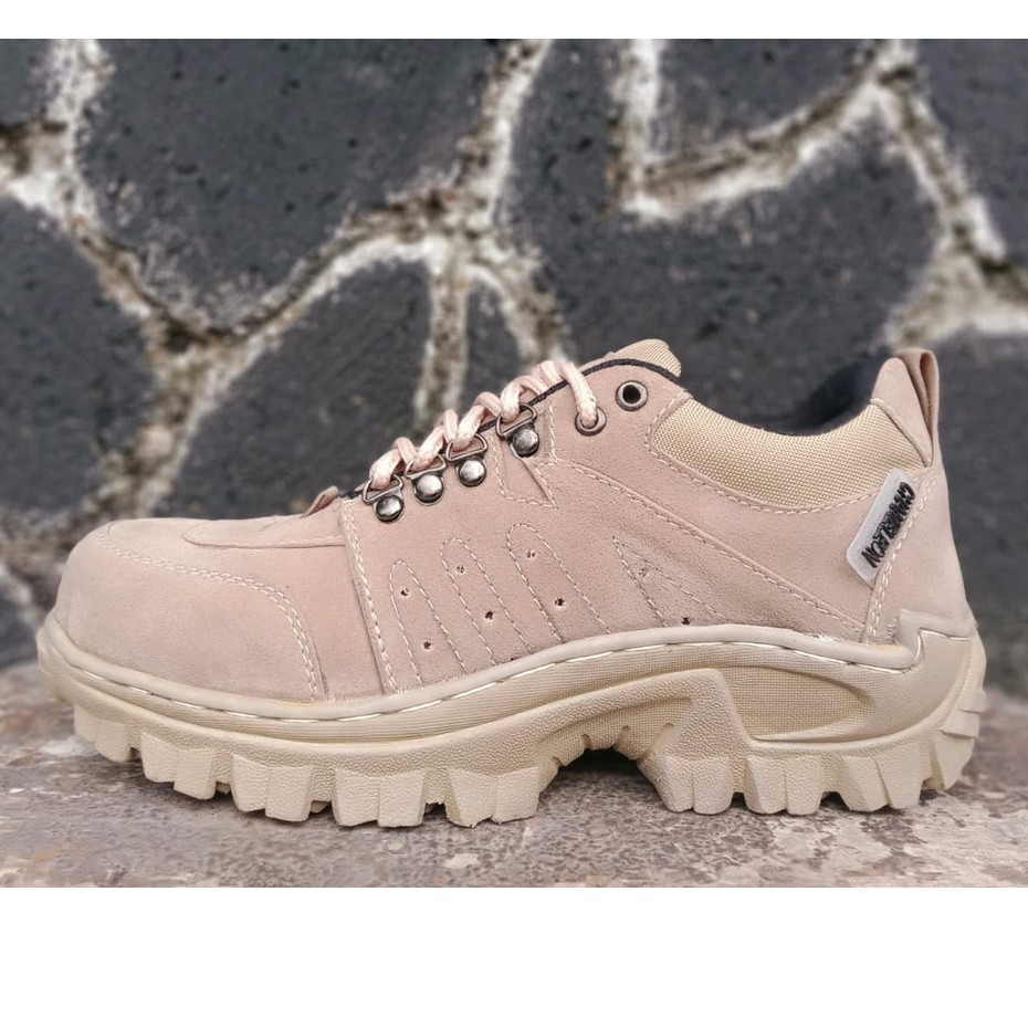 sepatu gunung peria wanita cet 511 hiking outdoor krem