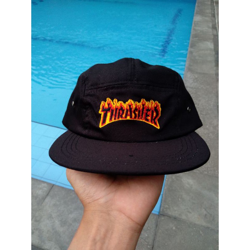 5PANEL HITAM THRASHER FLAME LOGO | FULLTAG | FIVEPANEL | TOPI 5 PANEL CAP SNAPBACK | 5PANEL MURAH | 