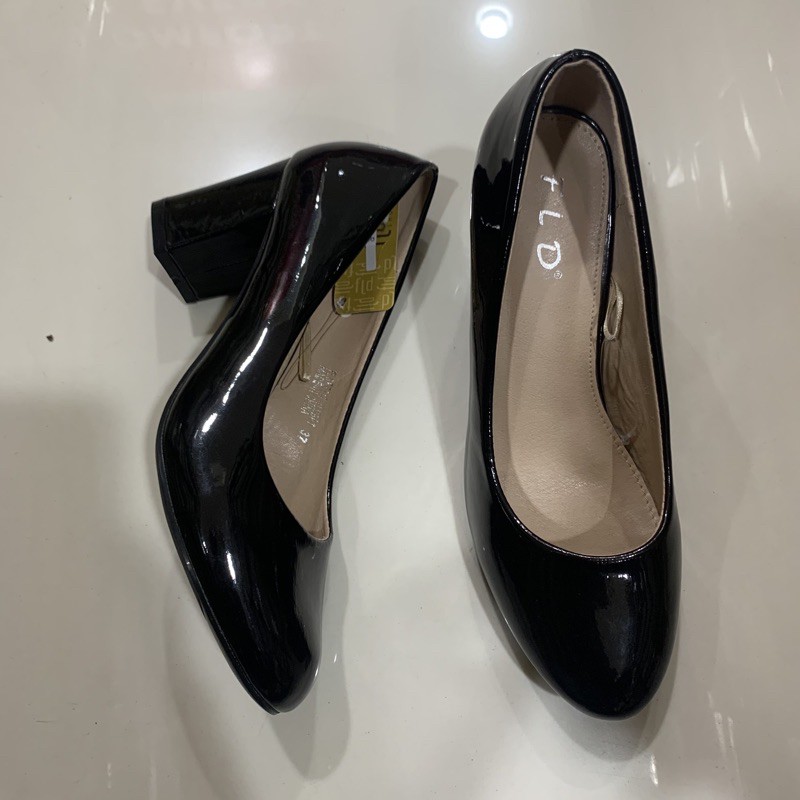 Sepatu high heels FLD