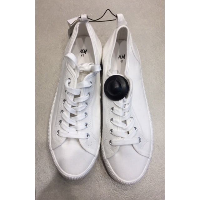 Sepatu sneakers putih HnM