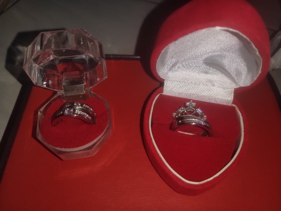 Kotak Cincin Bludru Bentuk Love Buat Tunangan Atau Nikahan Dan Juga Buat Nyimpan Perhiasan