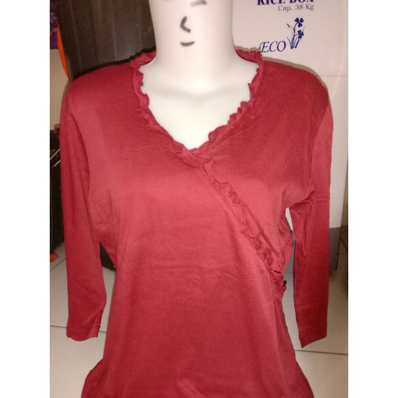 baju merah maroon