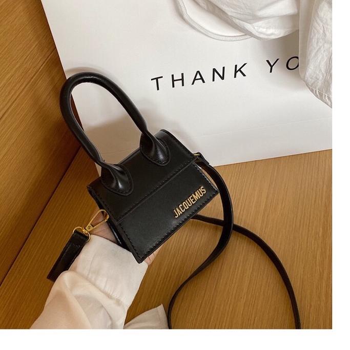 Menarik.. superminibag jacquemus