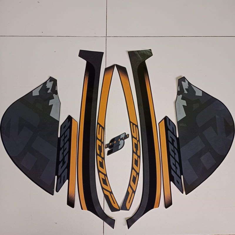 stiker striping motor honda scoopy 2020 2021 sporty hitam gold body standar