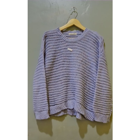 sweater gemoy cwe kue LOWRYS FARM