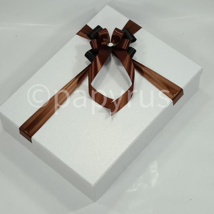 

Flash Shop! PAPYRUS 30x40 Tinggi 10cm Kotak Kado Gift Box Hadiah Terpercaya,..