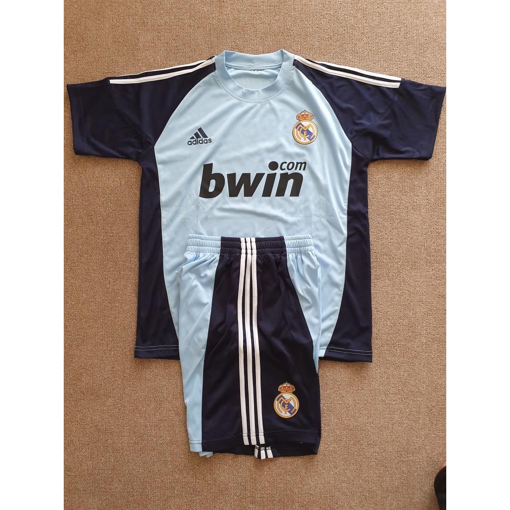 Jersey Retro Goalkeeper Kiper Real Madrid 10 - 11 Home KW Lokal