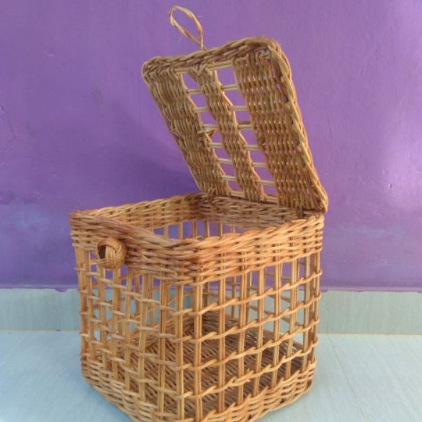 Keranjang rotan kotak tutup parcel / kado / hantaran / seserahan / sepeda 25x25x25 cm