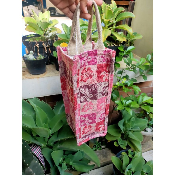 tas botol air minum 2 liter bahan rajut an  motif cantik lapis furing pas untuk botol minum viral