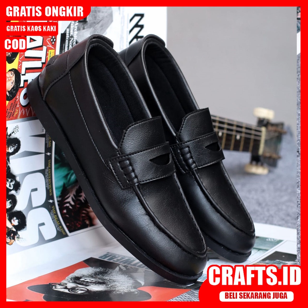 CRAFTS X PECCO Sepatu Slip On Pria Sepatu Pria Casual Kulit Syntetik Sepatu Kasual Pria Pantofel Kerja Kuliah Semi Formal Original Kekinian Murah Terlaris