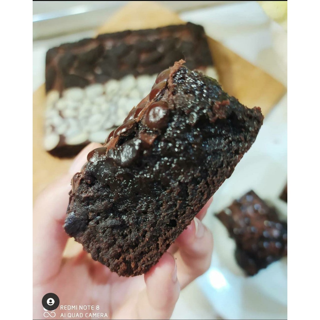 BROWNIES BELLA CUSTOMIZED FUDGY BROWNIES WITH TOPPINGS II New Year Hampers