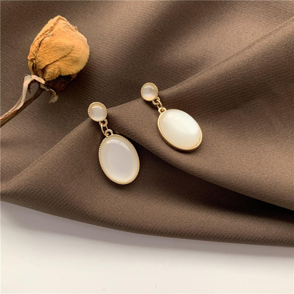 Needway Anting Temperamen Korea Perhiasan Putih Wanita Sederhana Moonlight