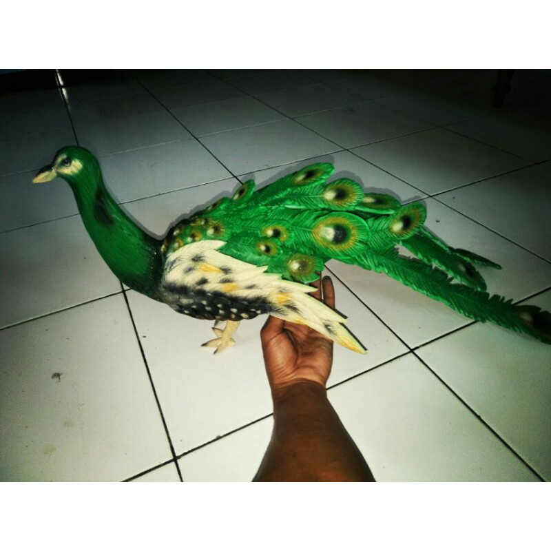 PATUNG Burung Merak Indah Dekorasi