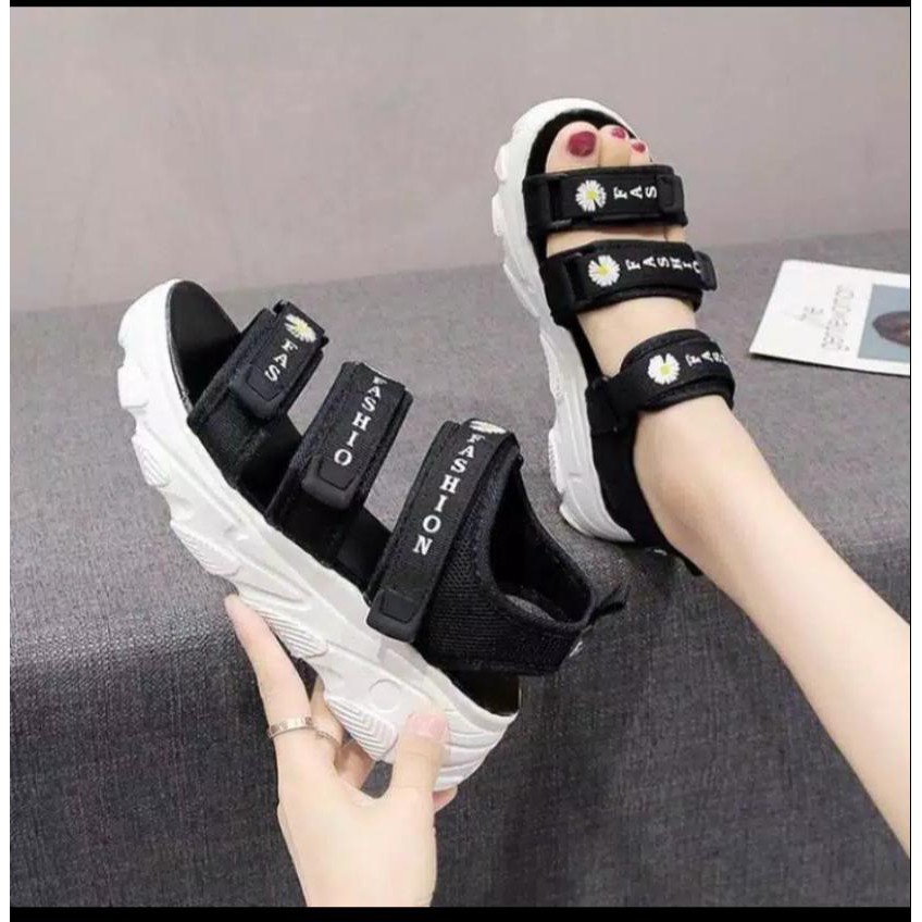  SANDAL  GUNUNG  WANITA  KOREA  DAISY HITAM SOL PUTIH Shopee  