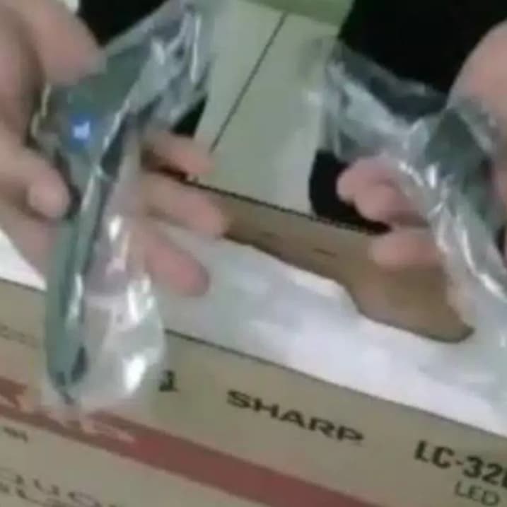 Kaki tv sharp 32inch LC32le