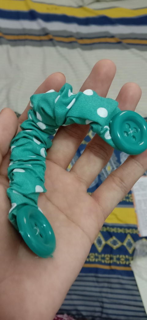 Pengait Masker Kain Hijab