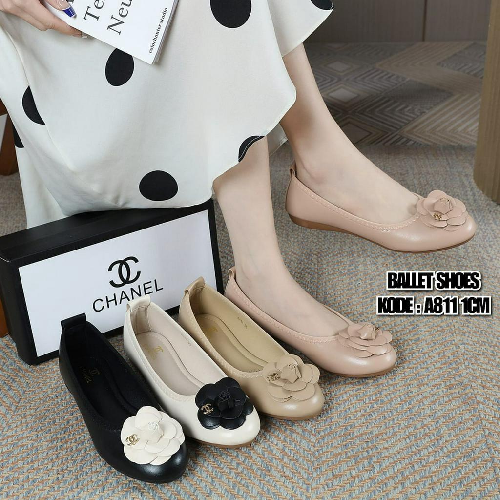 C H BALLET FLAT SHOES A811
