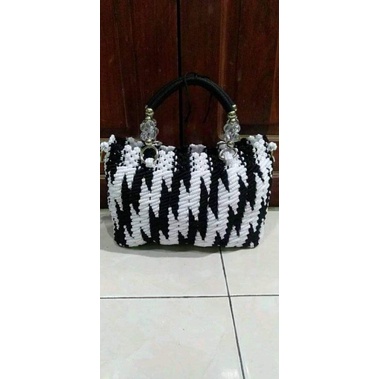 tas talikur motif halilintar