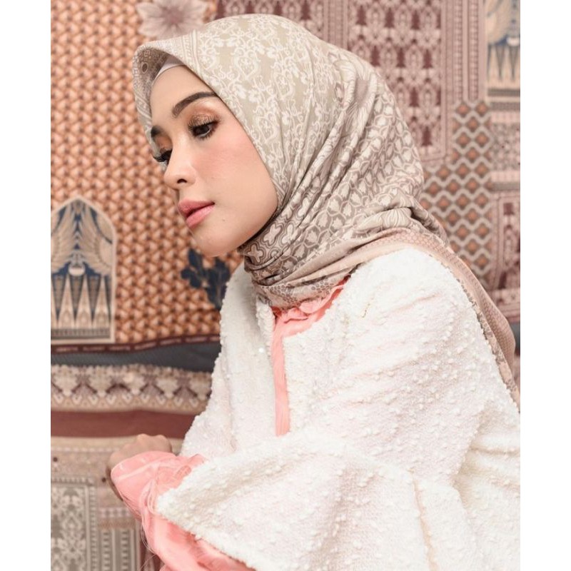 Julang scarf, WEARING KLAMBY