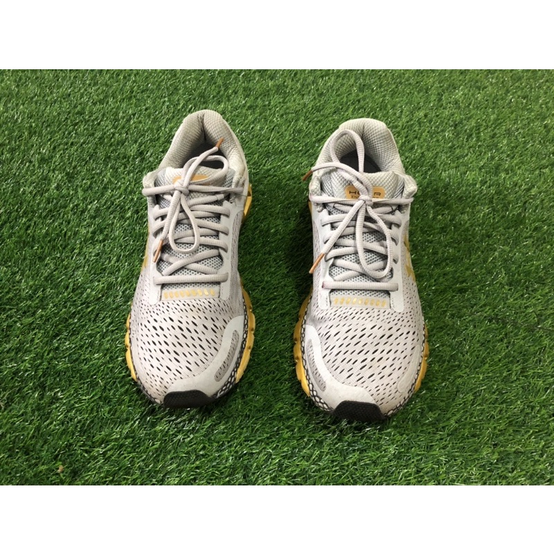 Under Armour UA HOVR Infinite 2 Sz 44 Second Original