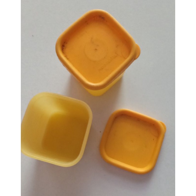 Petite square Tupperware (Preloved) (1)