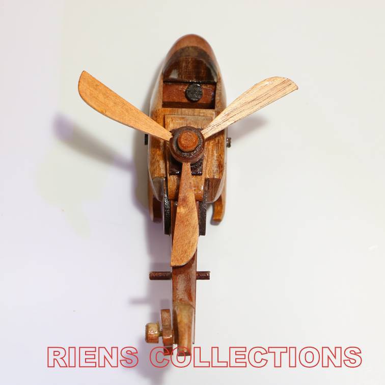 RIENS COLLECTIONS. MINIATUR DIECAST PAJANGAN HELYCOPTER KAYU UKURAN 19X5X8 CM. Souvenir Jogja. Oleh Oleh Jogja unik