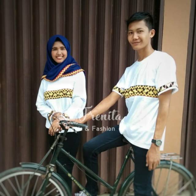 Kaos Couple Tapis Putih