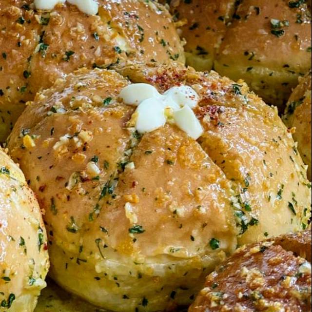 

Korean garlic cheese bread