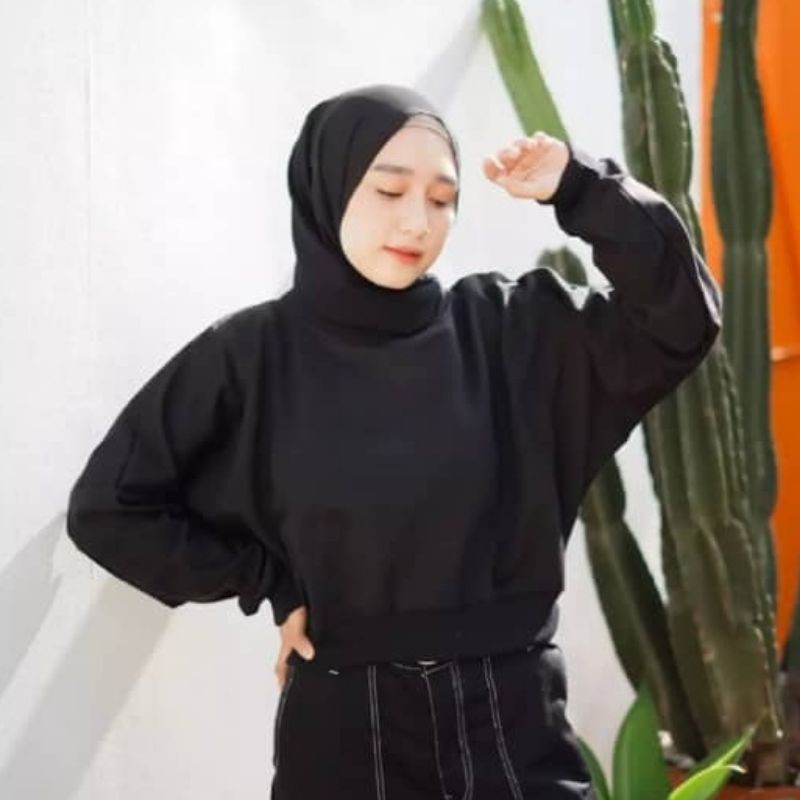 OVERSIZE SWEATER CROP- SWEATER WANITA KEKINIAN-Hitam
