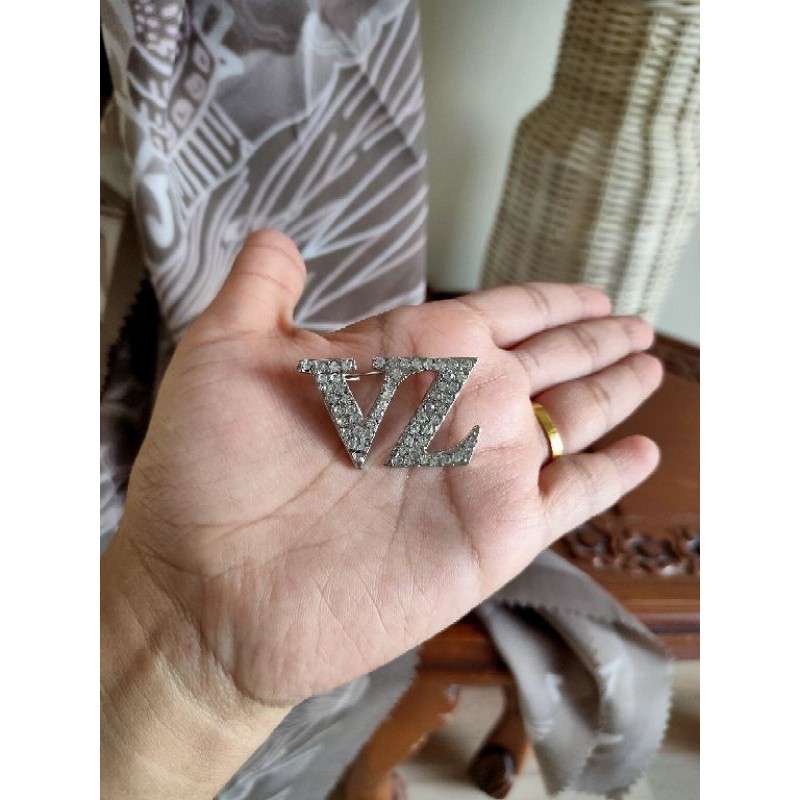 Bros VZ ala ala Brooch Vivi Zubedi ala ala, Bros Vivi zubedi-PERMATA SILVER