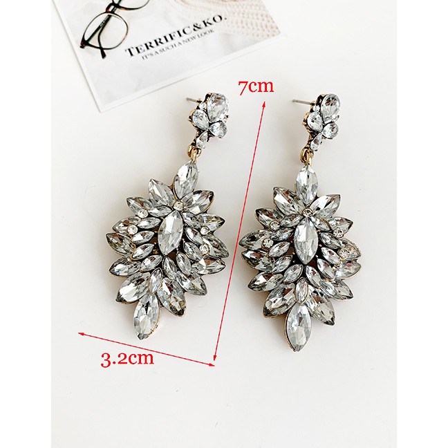 LRC Anting Tusuk Fashion White Alloy Stud Earrings In Diamond Shape D67388