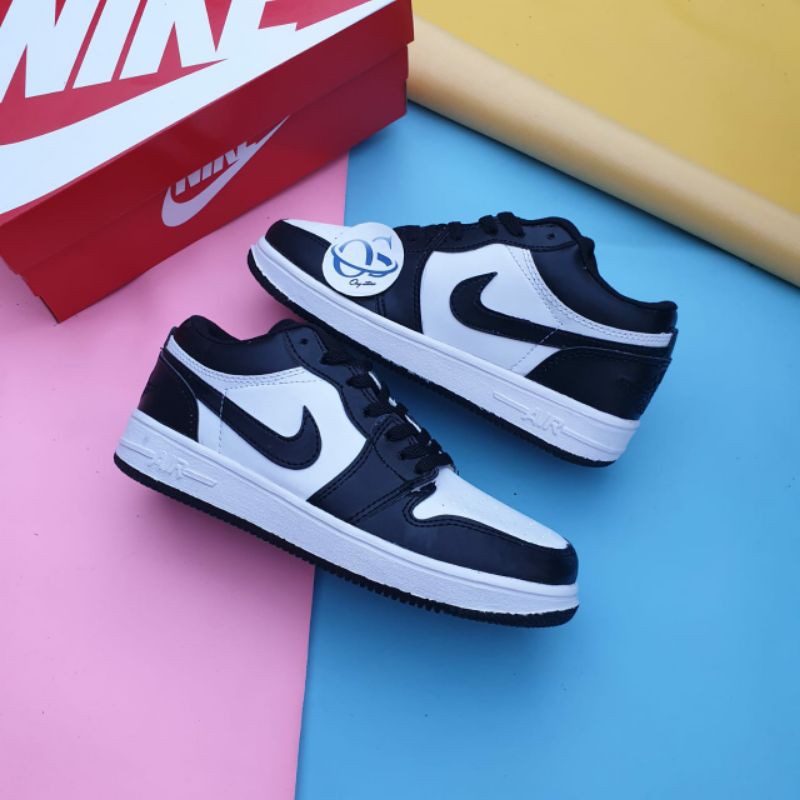 jordan 1 low retro white black