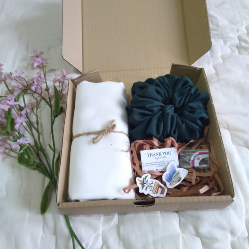 Hampers/Gift Box/Birthday Gift/Hampers Hijab