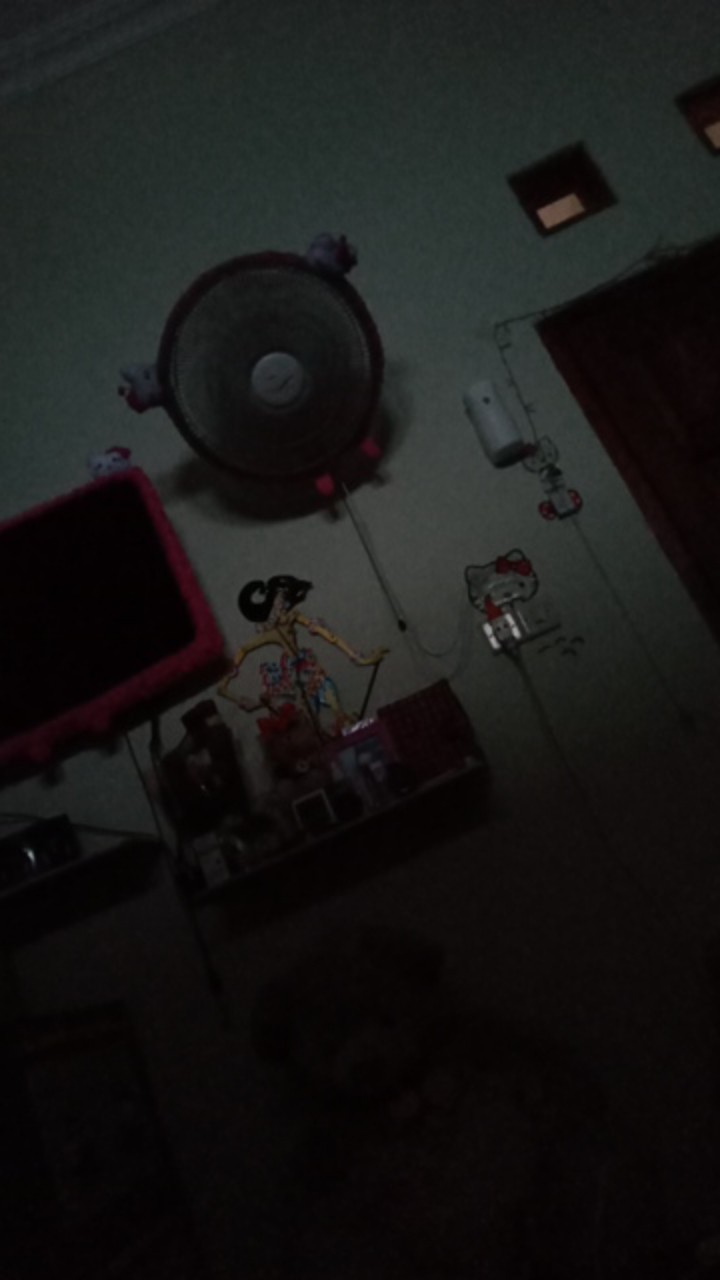 Kaca Cermin Persegi 3d - Gambar Boneka