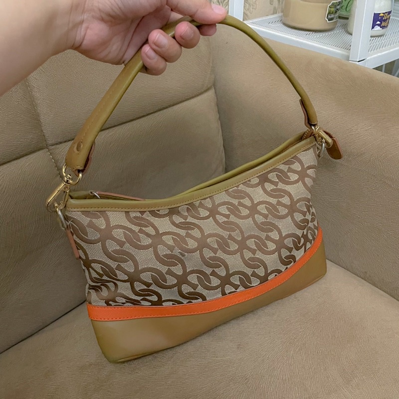 PRELOVED TAS SHOULDER ESQUIRE WITH NOSER