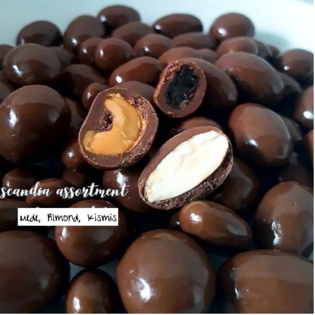 

Cokelat Scandia Mede Almond Kismis Mirip Delfie