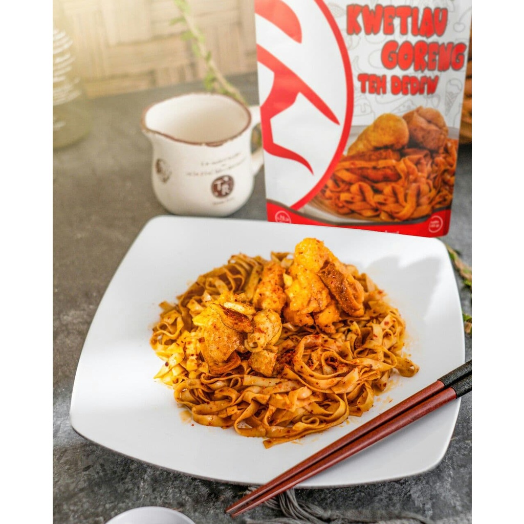 

Kwetiau Goreng Teh Dedew