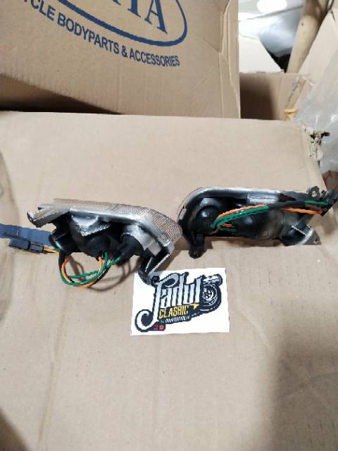 Sein depan grand putih