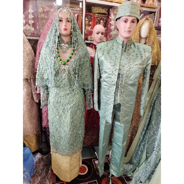 baju penganten koto gadang moderen.