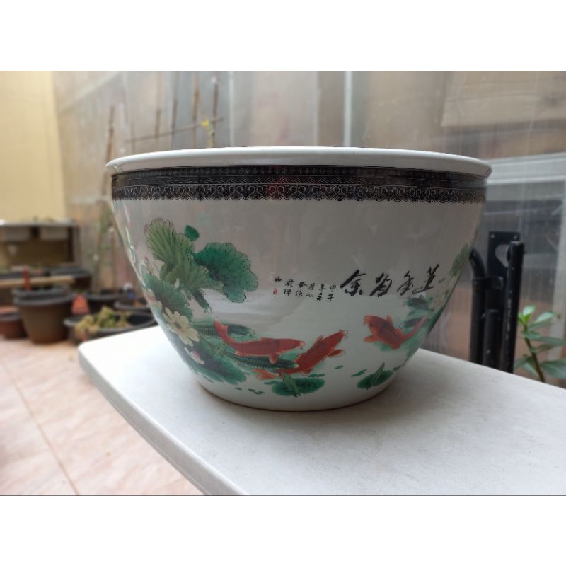 Guci Teratai / Vase Teratai / Guci Antik