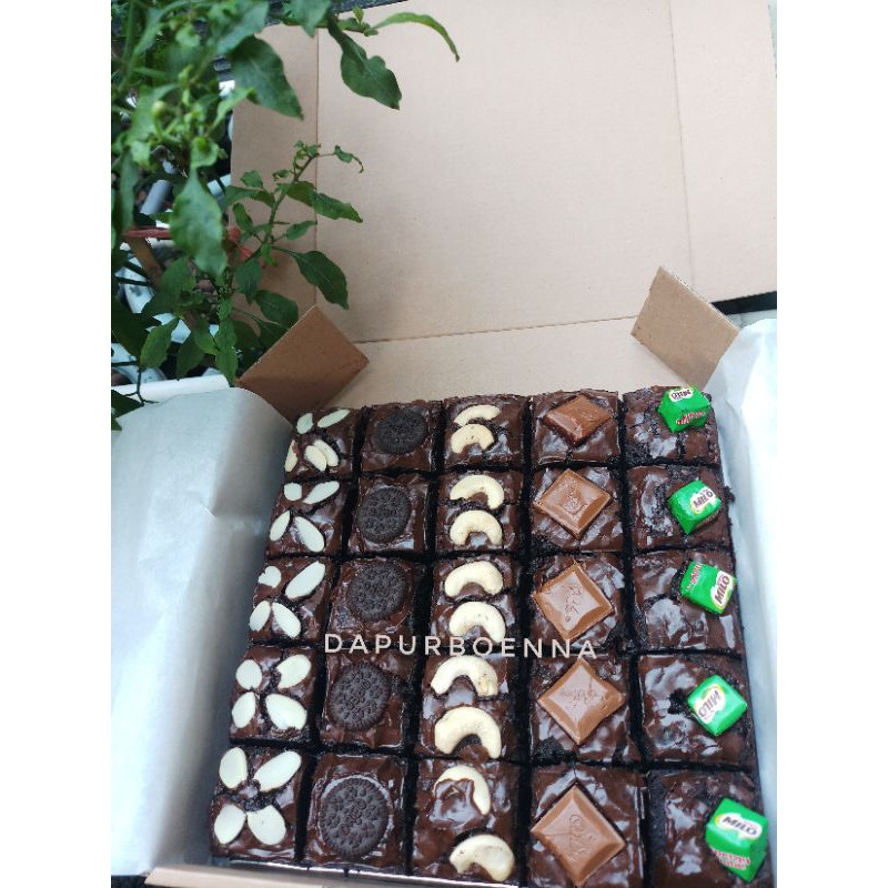 

FUDGY BROWNIE
