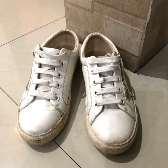 PRELOVED stradivarius sneakers