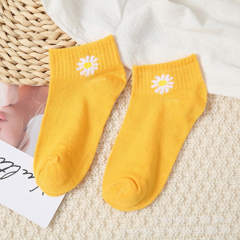 OVERFLOWS.ID  Kaos Kaki Semata Kaki Motif Bunga Daisy Kekinian Ankle Sock Korea Murah Lucu