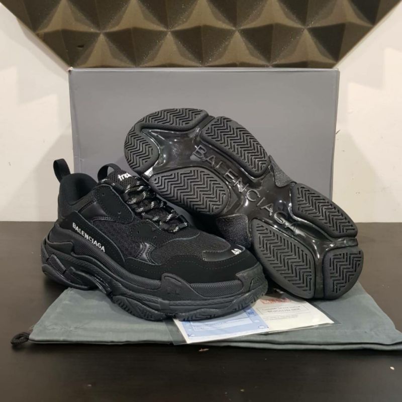 Sepatu Balenciaga Triple S Triple Black